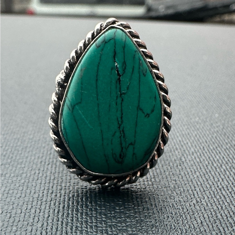 Teardrop green HOWLITE Sterling Silver rope detail